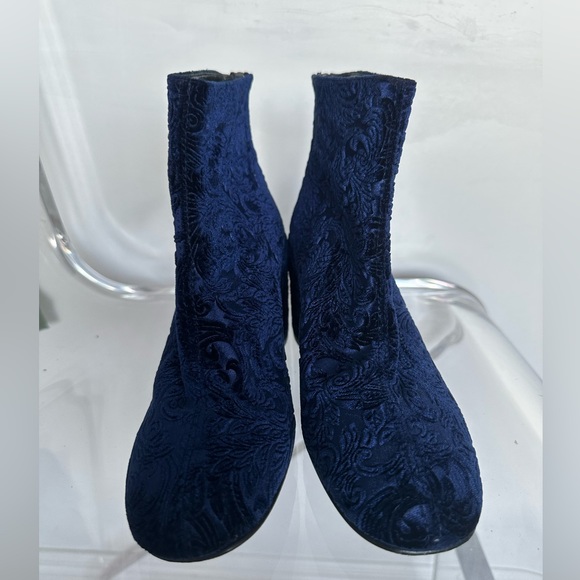 Stuart Weitzman booties - Picture 7 of 7